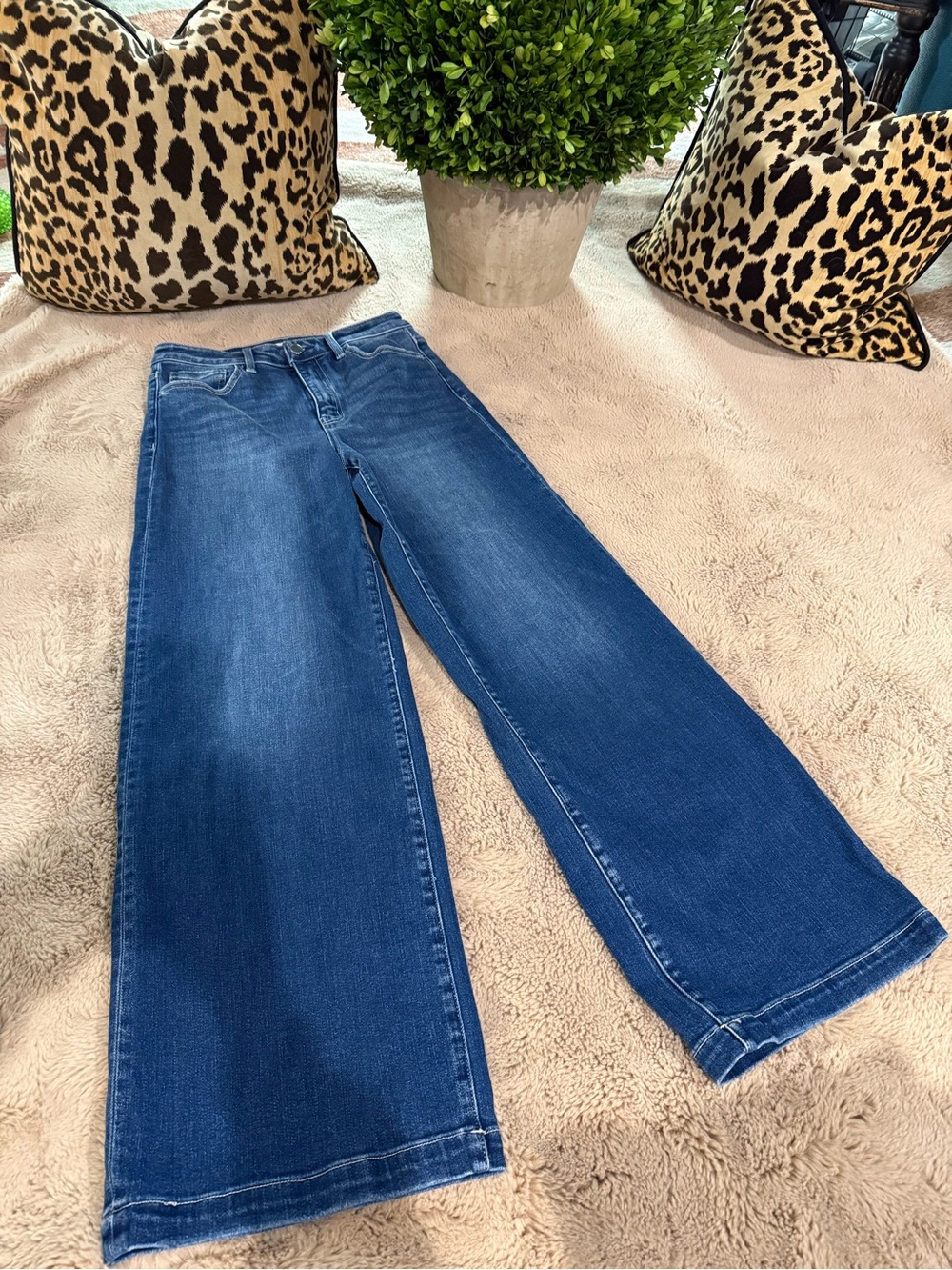 Flying Monkey Wide-Leg Jeans in Dark Blue Wash Size 28